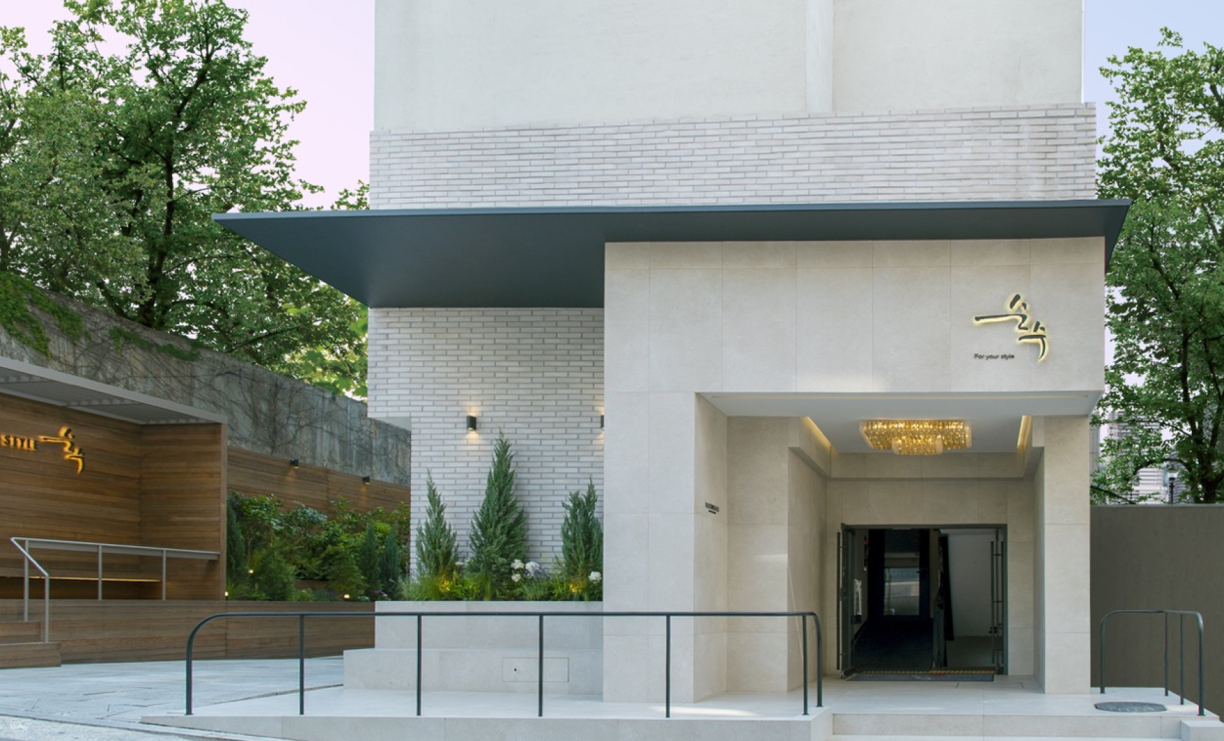 SOONSOO Cheongdam Head Branch Hair Salon Hair Styling | Seoul, South Korea - Photo 1 of 4